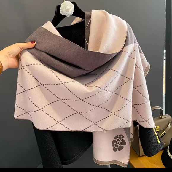 Luxury cashmere scarf - Picture 4 of 6